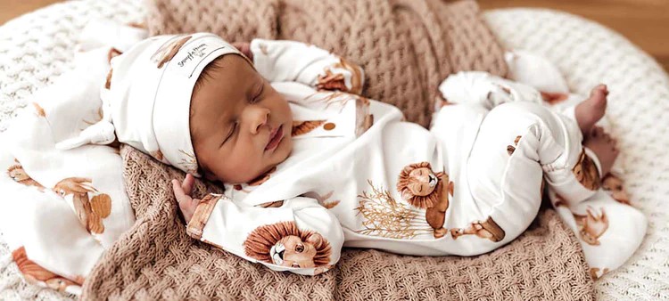 5 Best Fabrics for Newborn Clothing